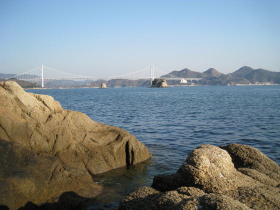 七曲がり　因島大橋と八重子島
